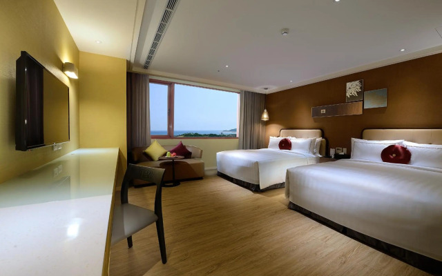 Shiny Ocean Hotel