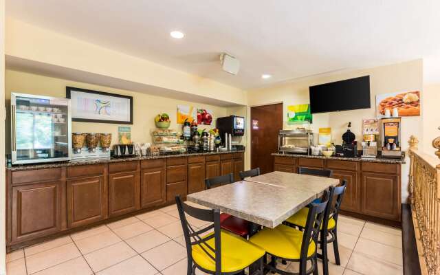 Quality Inn Huntersville near Lake Norman