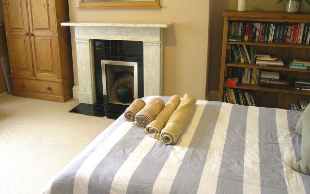 Brighton Getaways-Beach View