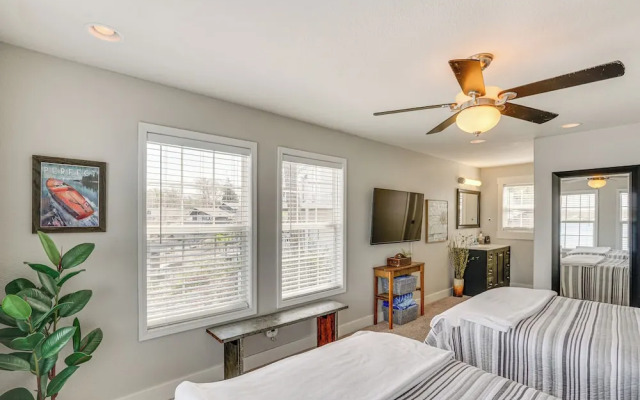 'bittersweet Lakefront Retreat' w/ Hot Tub & Dock!