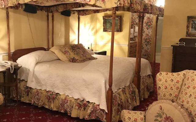 1896 House Country Inn & Motels