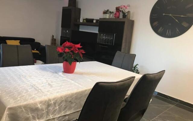 Zdene - private pool - A2(6)