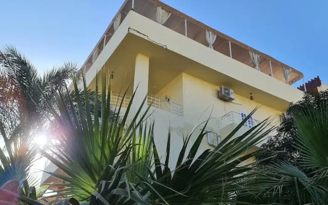 Senmut Luxory Apartments