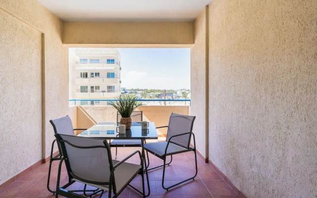 Calina - 3-BR Apt & Pool in Mackenzie