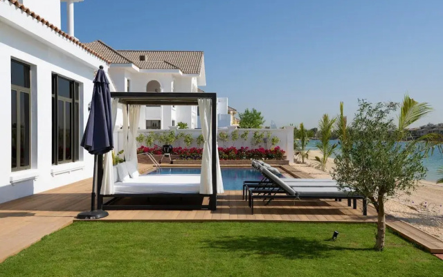 Villa on Beach w Private Pool The Palm Jumeirah