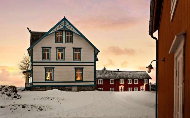 hotelImage