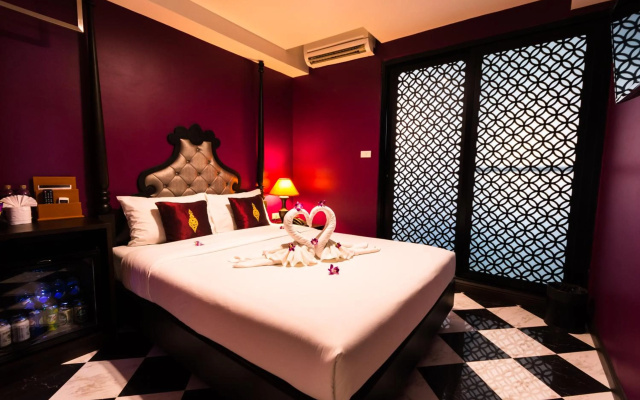 Violet Tower at Khaosan Palace – Guest Rooms – Bangkok