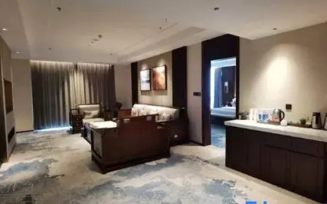 Rose Hotel (Nanyang Zhangheng Avenue Municipal Government Store)