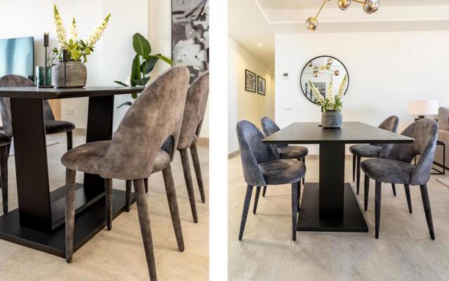 INF3- Luxury apartment close to all amenities.