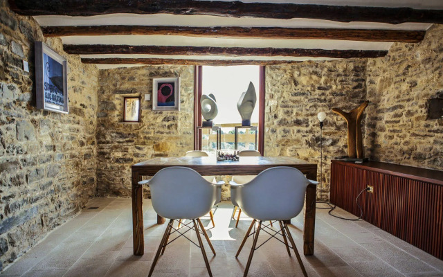 La Demba Art-Hotel & Restaurant