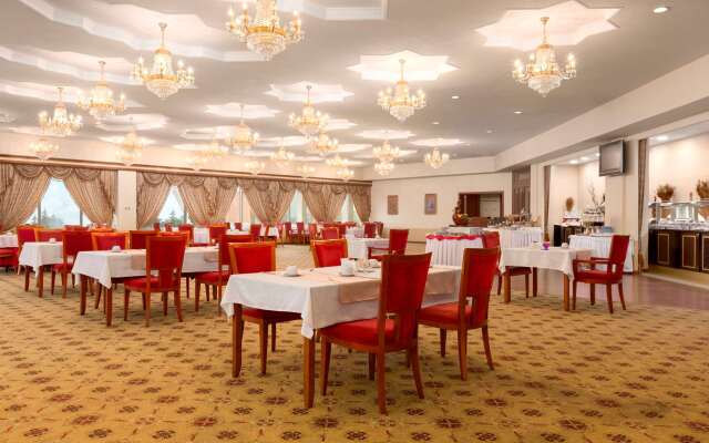 Ramada Plaza By Wyndham Gence