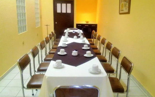 El Camino Hotel & Suites