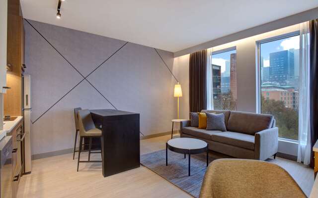 Hampton Inn by Hilton Montreal Downtown