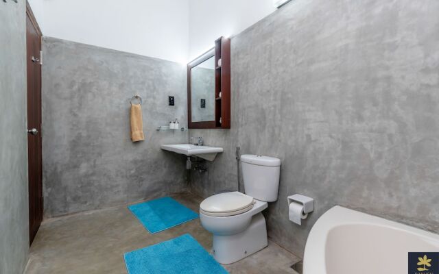 Rakuen Beach Villa