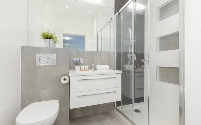 Subtle Colors Apartment by Renters