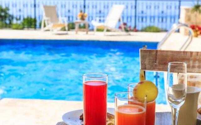 Sunny Villas