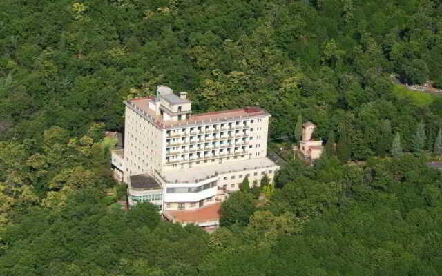 Emmaus Hotel