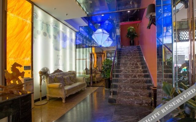 The Night of Paris Holiday Hotel