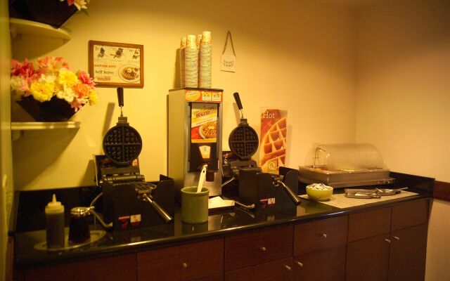 Quality Inn & Suites Everett