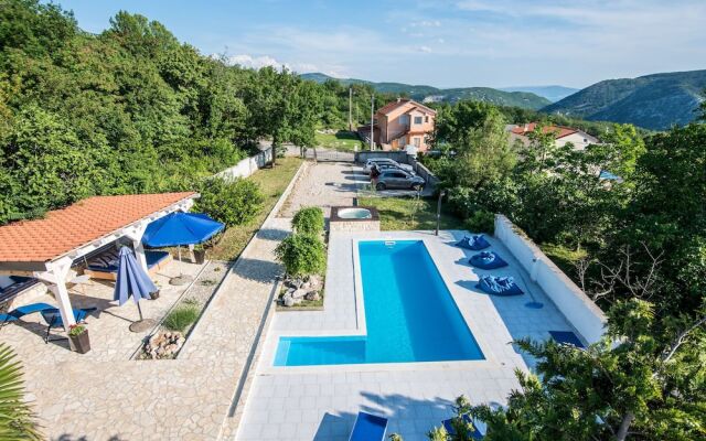 Wonderful Villa With Private Pool Surrounded by Nature