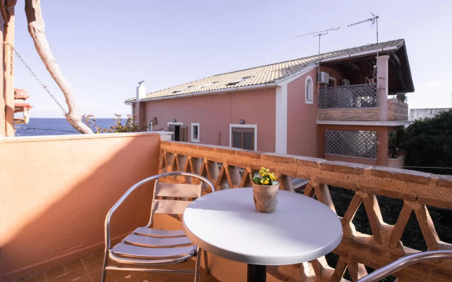 Yria Hotel