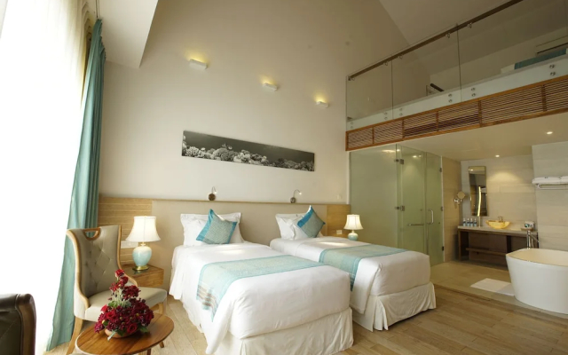 Reefs Edge Hotel