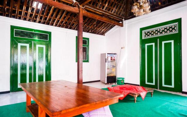 RedDoorz Syariah @ Ndalem Kembang Sore Yogyakarta