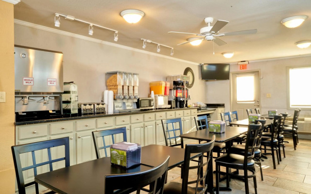 Family Garden Inn & Suites