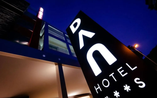 Dan Hotel