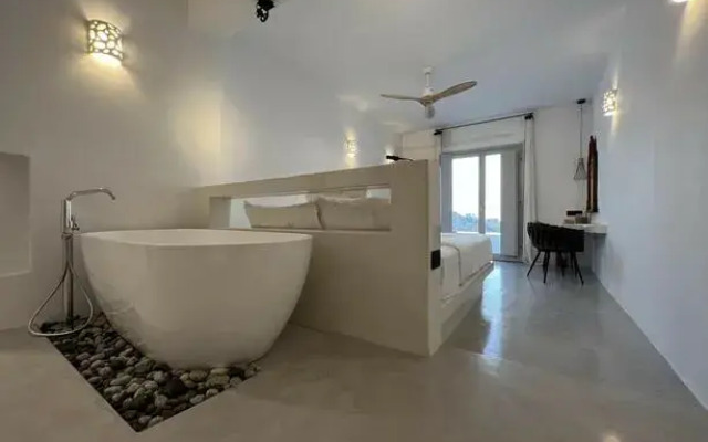 Villa Oggi With Jacuzzi and Pool