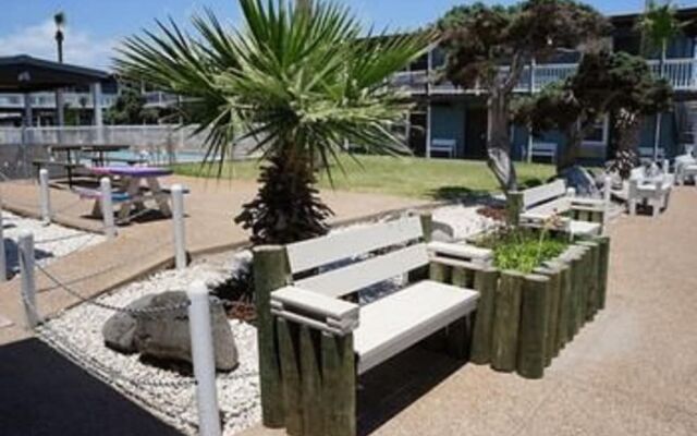 Surfside Inn Suites