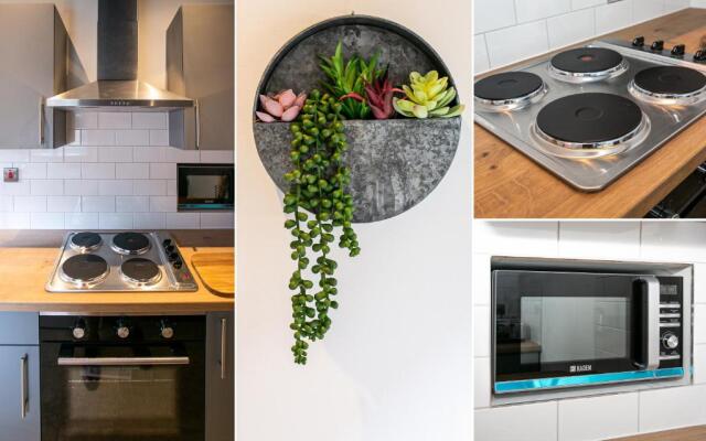 Contractor & Leisure & En-Suite Bathrooms & Free Parking