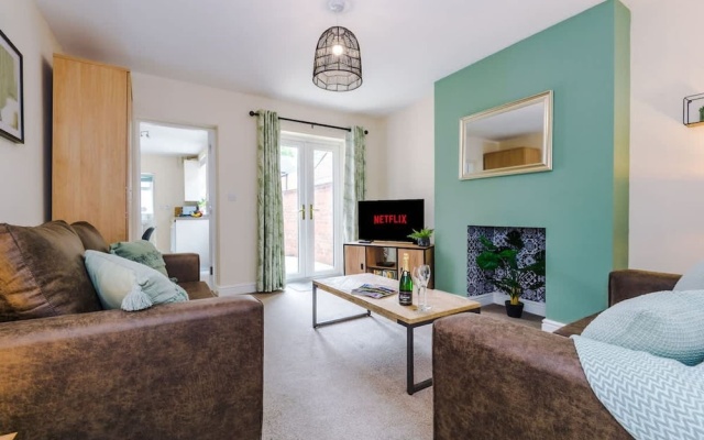 Modern Apartment Perfect for Business Sleeps 4
