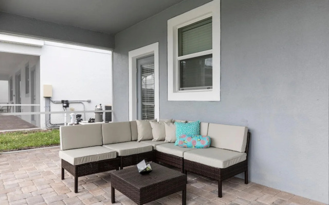 1509 MC - Exquisite 8BR Villa With Pool & Games