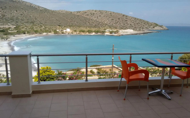 Tholos Bay Suites