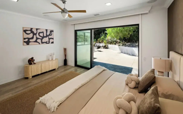 Valea Estate - Secluded Beverly Hills Retreat 1-acre Oasis