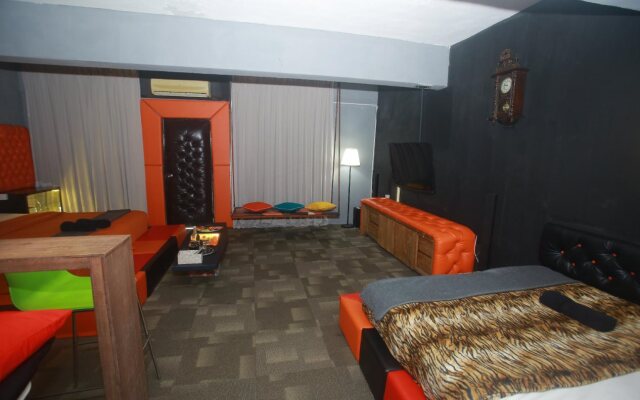 Bunker Hotel & Restaurant