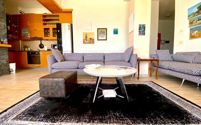 Eka Luxury Apartment