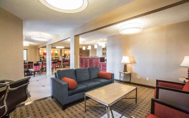 Quality Inn & Suites Boonville - Columbia