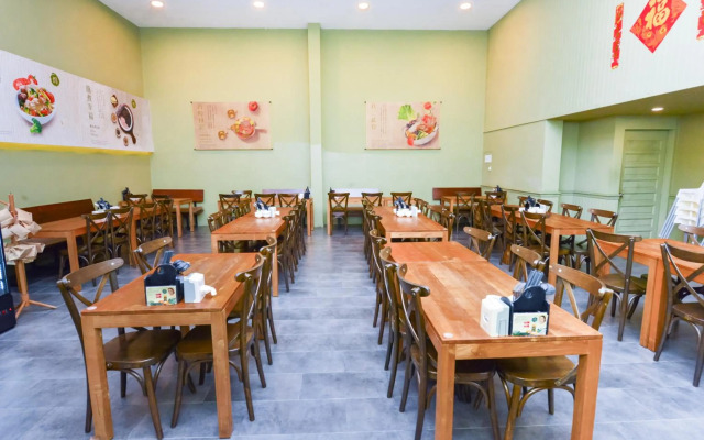 The Settlement Hotel