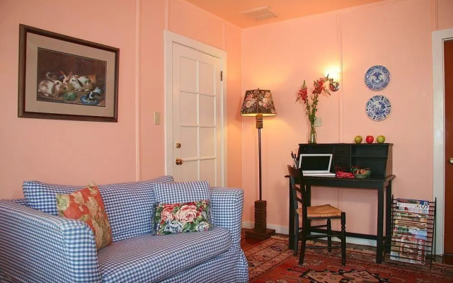 Chelsea Garden Inn