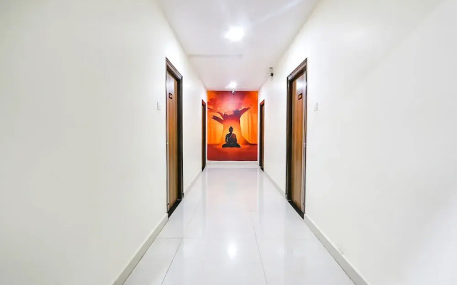 Fabhotel Royal Signature