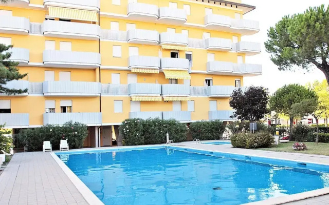 Nice Apartment With Shared Pool