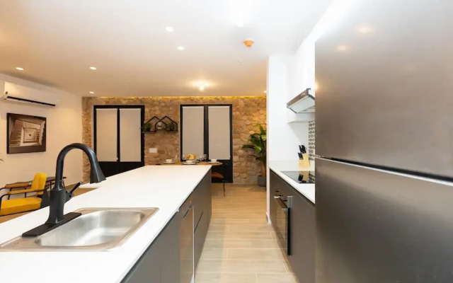 The Stylish Condo by Acomodo