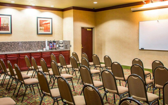 Sleep Inn & Suites at Six Flags