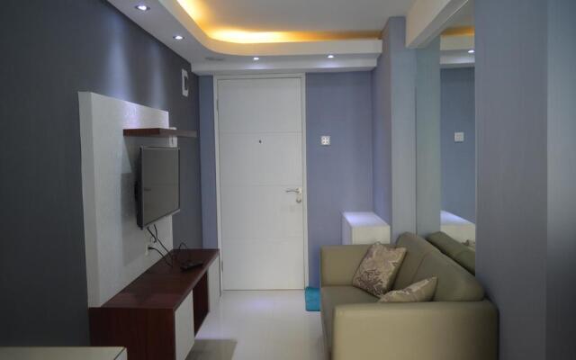 Roomku at Bassura City Apartment