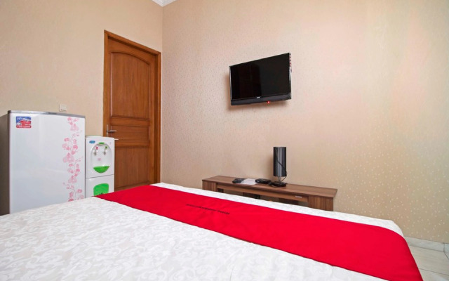 RedDoorz Syariah near Mercu Buana University