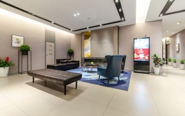 Homeinn Selected Hotel (Changsha Xindaxin Wu Yi Square Subway Station)