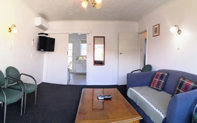 Cambrian Lodge Motel