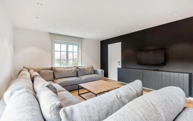 Big modern and bright villa near coast